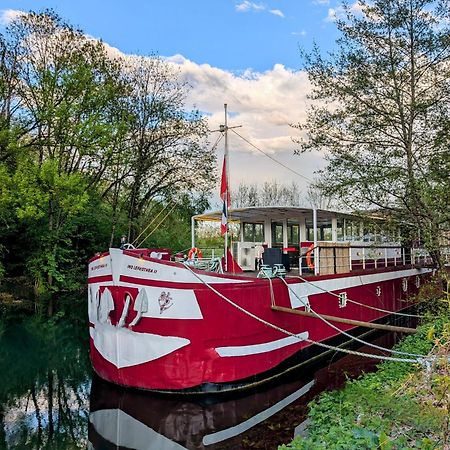 péniche chambre d'hôtes Dole Esterno foto