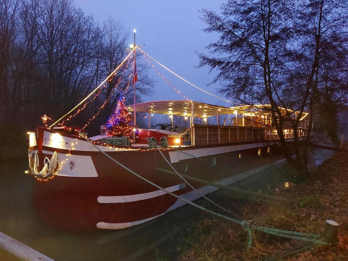 péniche chambre d'hôtes Dole Esterno foto