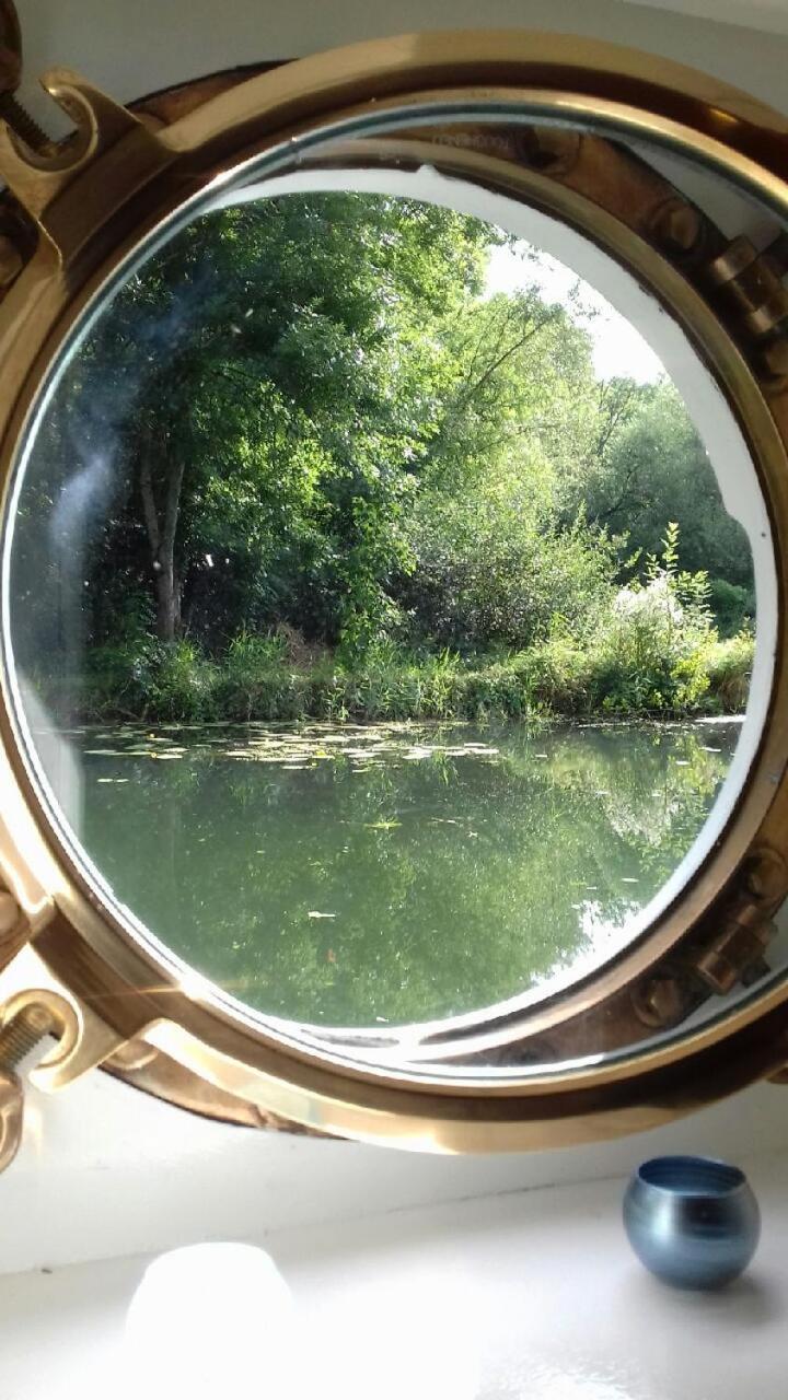 péniche chambre d'hôtes Dole Esterno foto
