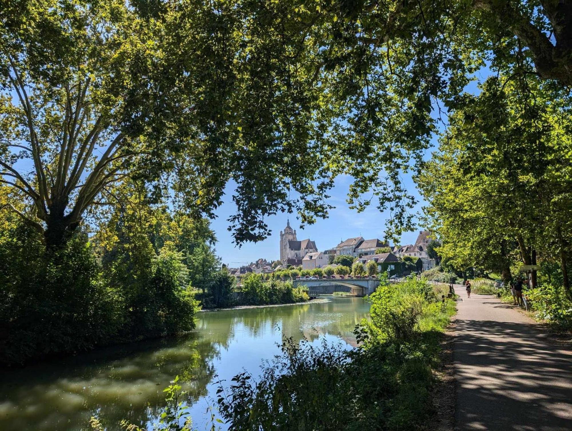 péniche chambre d'hôtes Dole Esterno foto