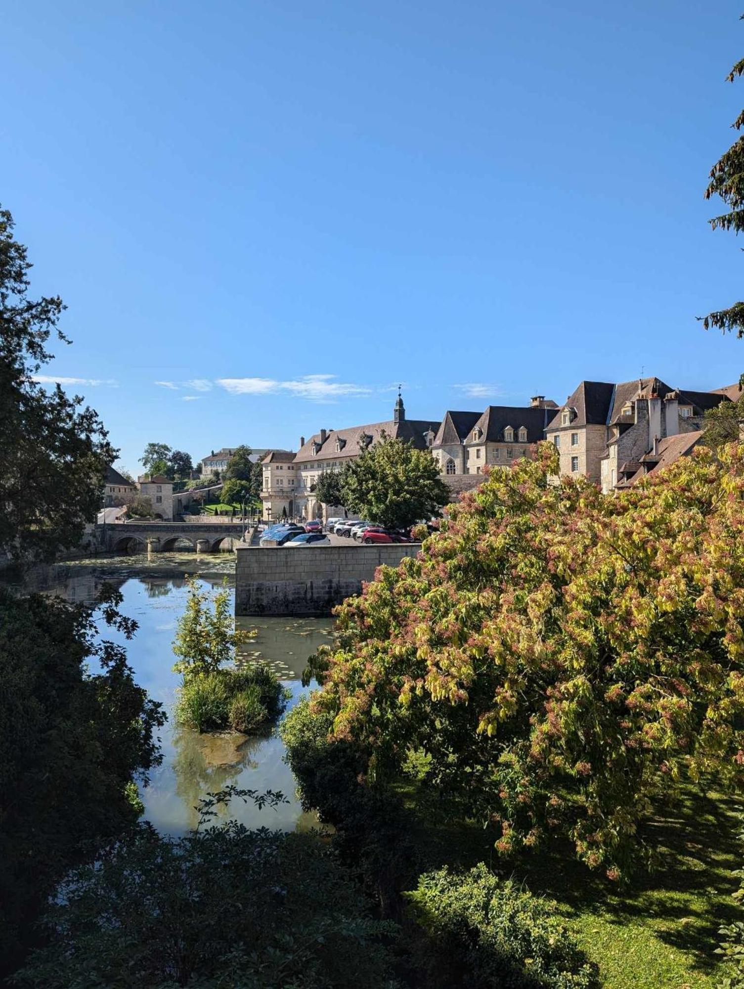 péniche chambre d'hôtes Dole Esterno foto